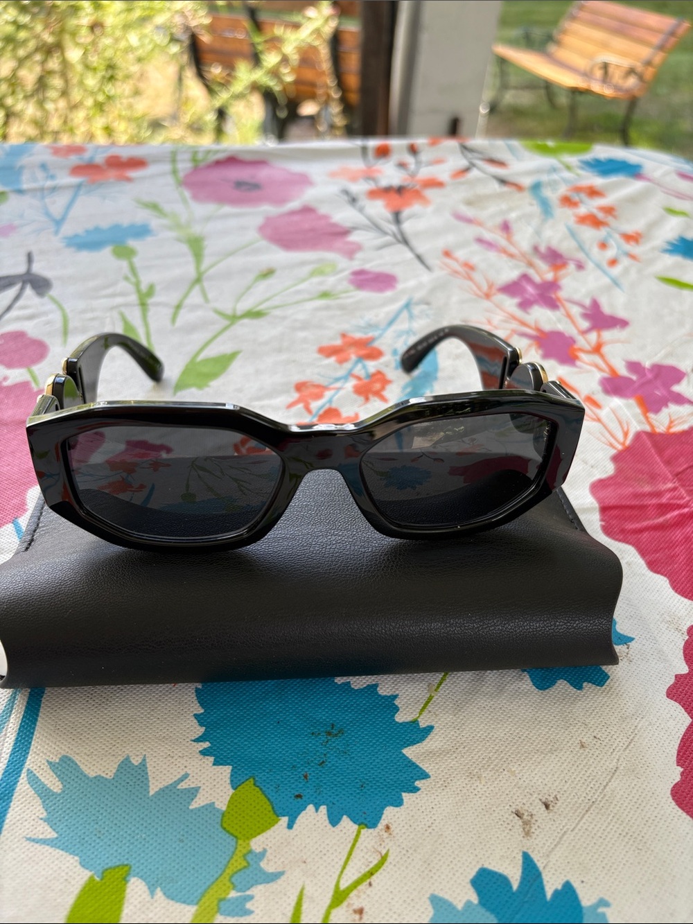 Versace Classic Black Women's Rectangle Sunglasses